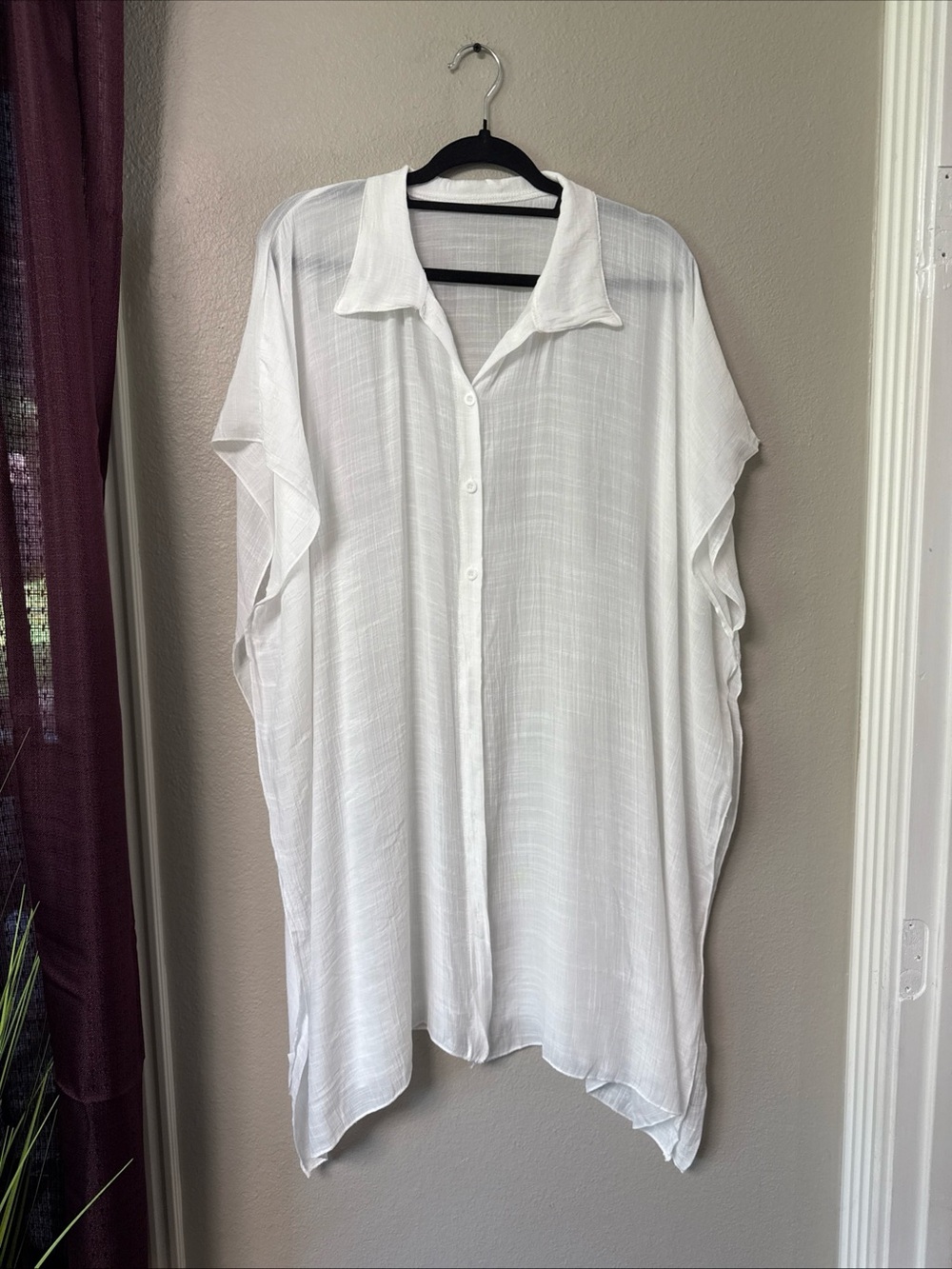 #866 Boutique White Gauzy Button Down Cover Size Large